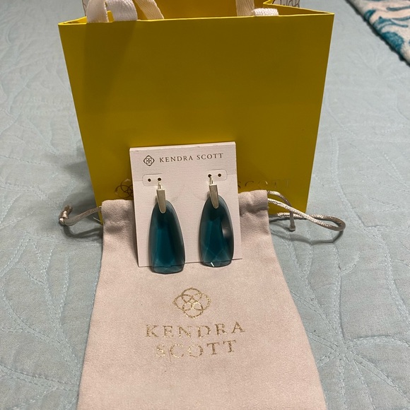 Kendra Scott earrings - Picture 1 of 1